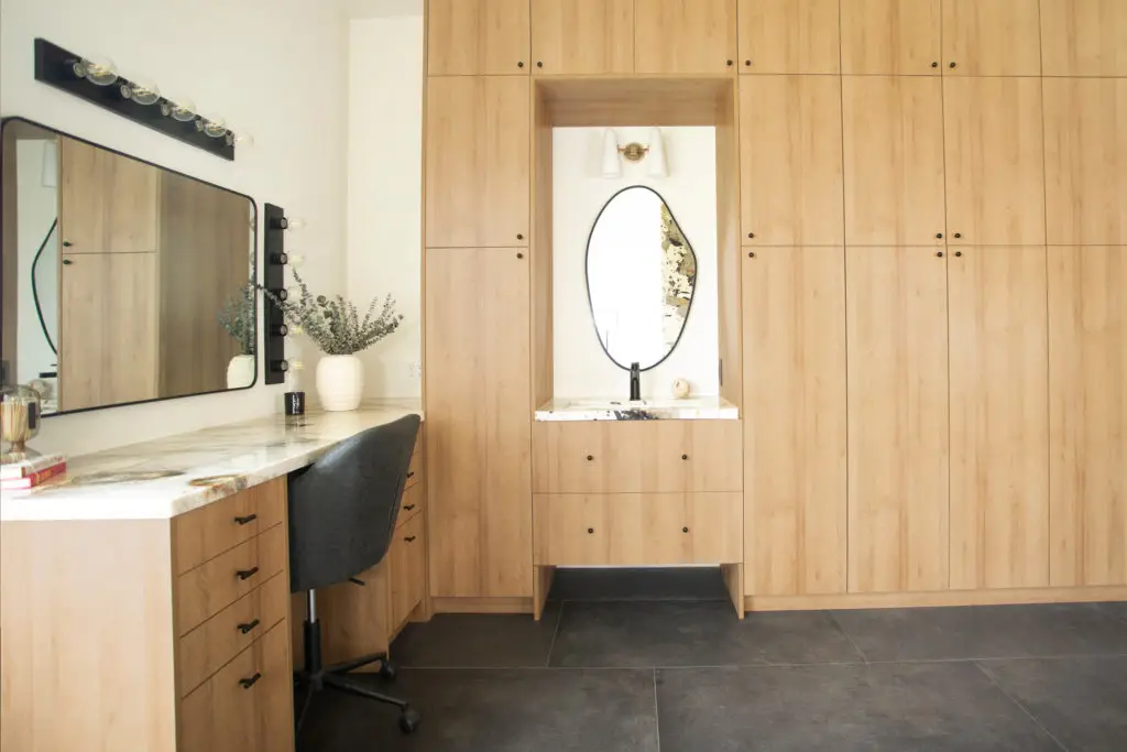 Bathroom cabinets in Beachwood materials