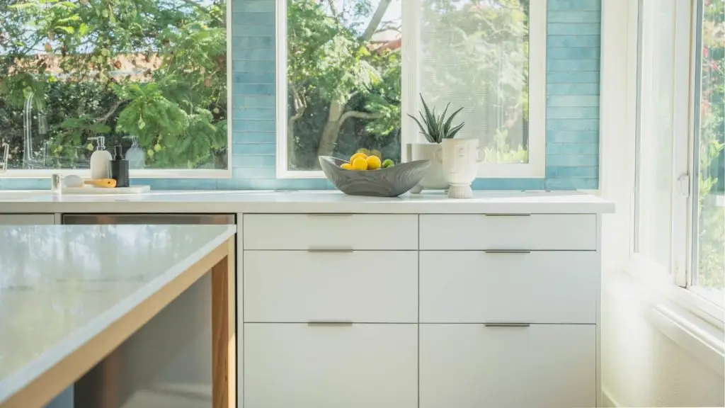 Kitchen cabinet trends #9: smart storage solutions